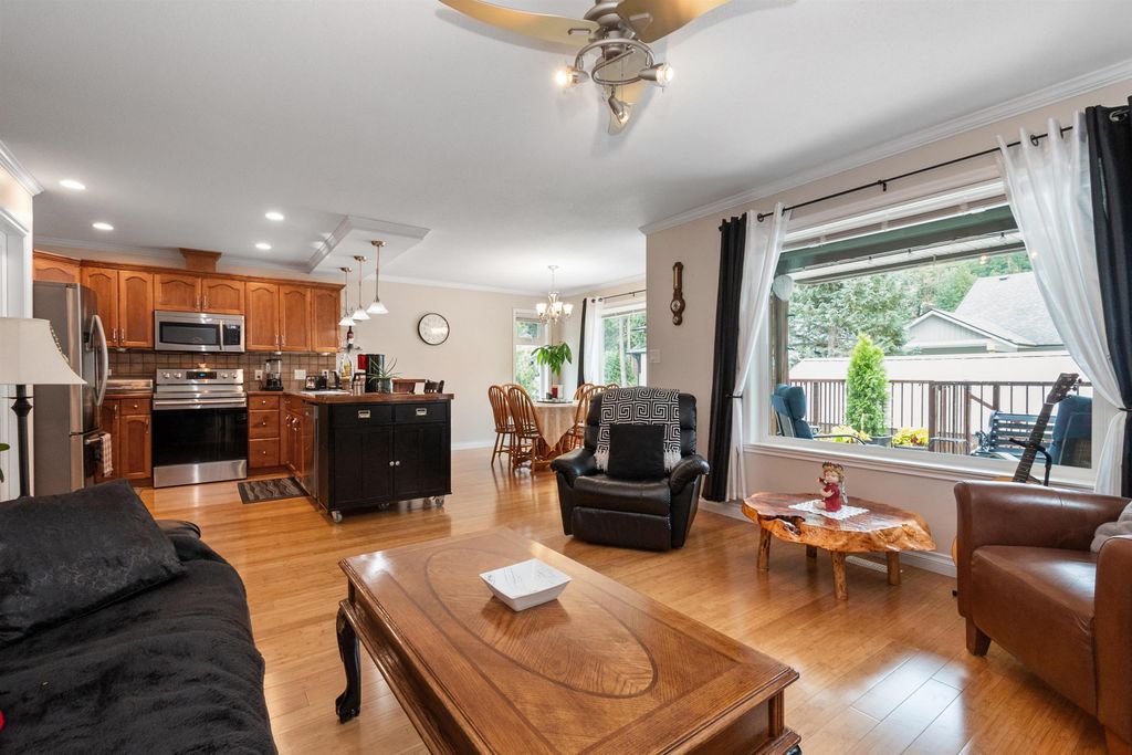 listing image 1101640044493745096