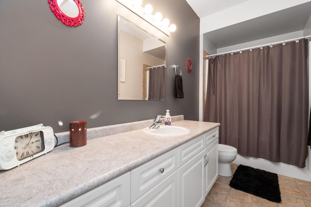 listing image 1100676261211017304