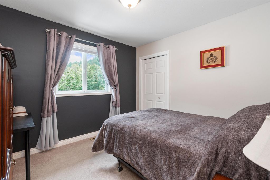 listing image 1103600685040818758