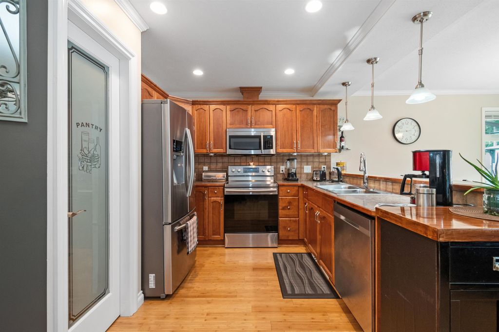 listing image 1106581745690863122