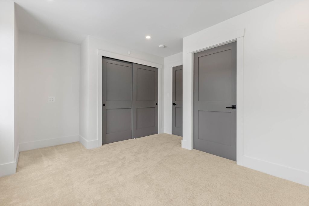 listing image 1100448604209445865