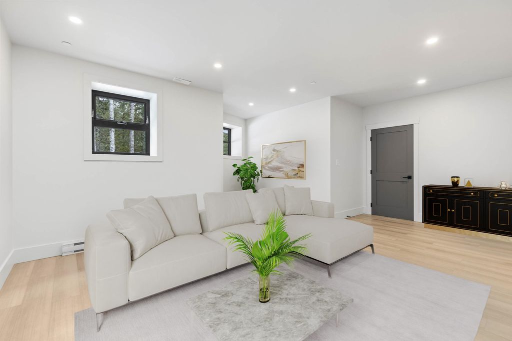 listing image 1101532676842263610