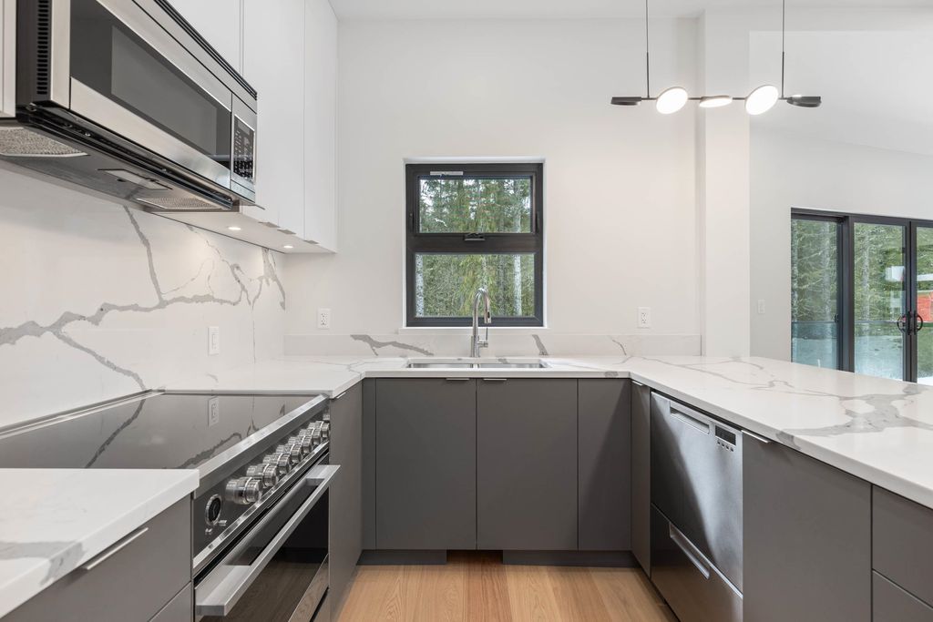 listing image 1104892434788762546