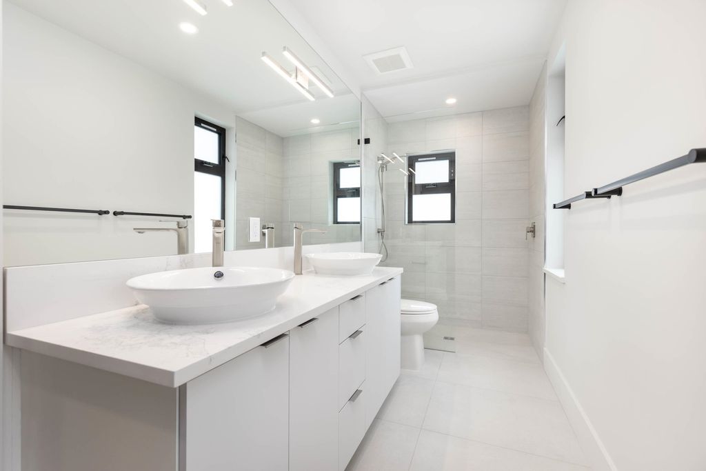 listing image 1107724700483591246
