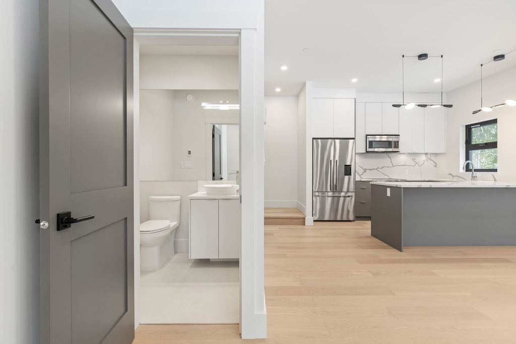 listing image 1109522493602435594