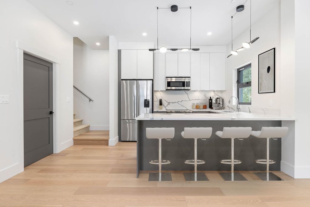 listing image 1101937278320217714