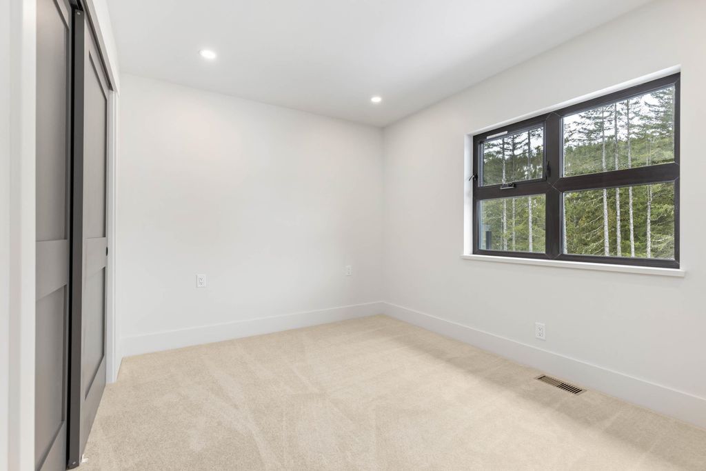 listing image 1103538401322198358