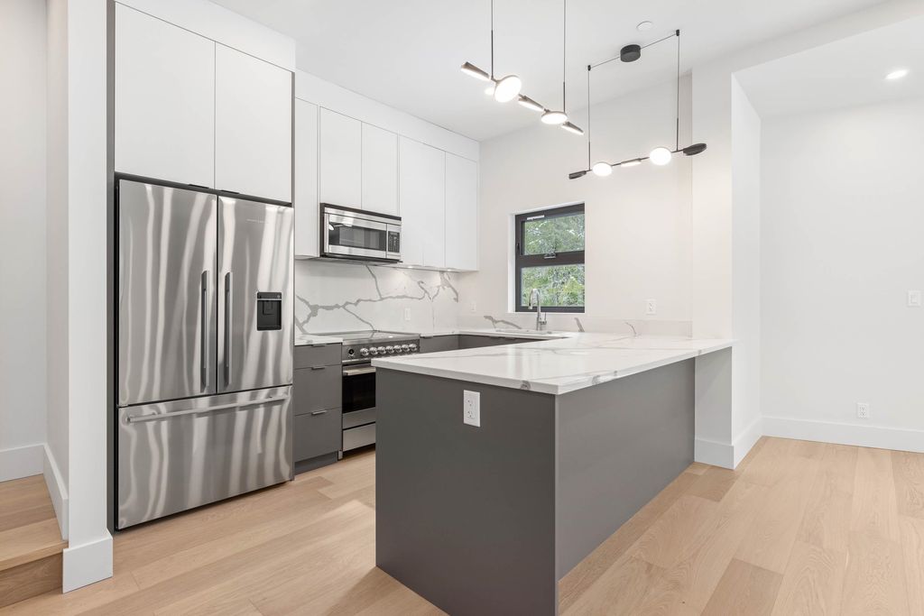 listing image 1105568005569232003