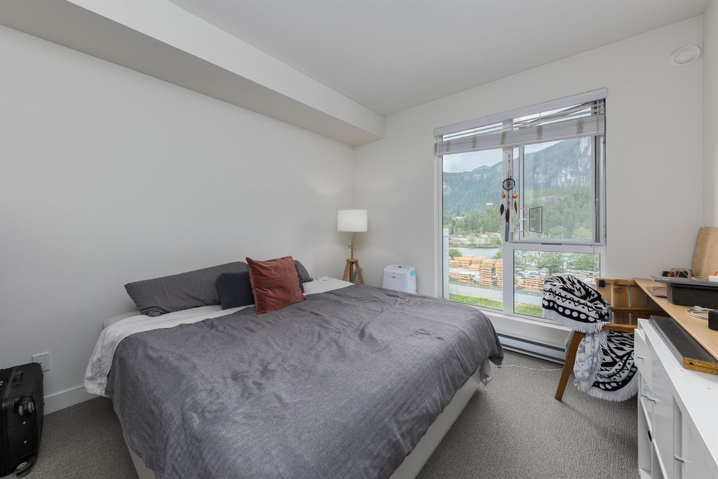 listing image 1102985848596232548