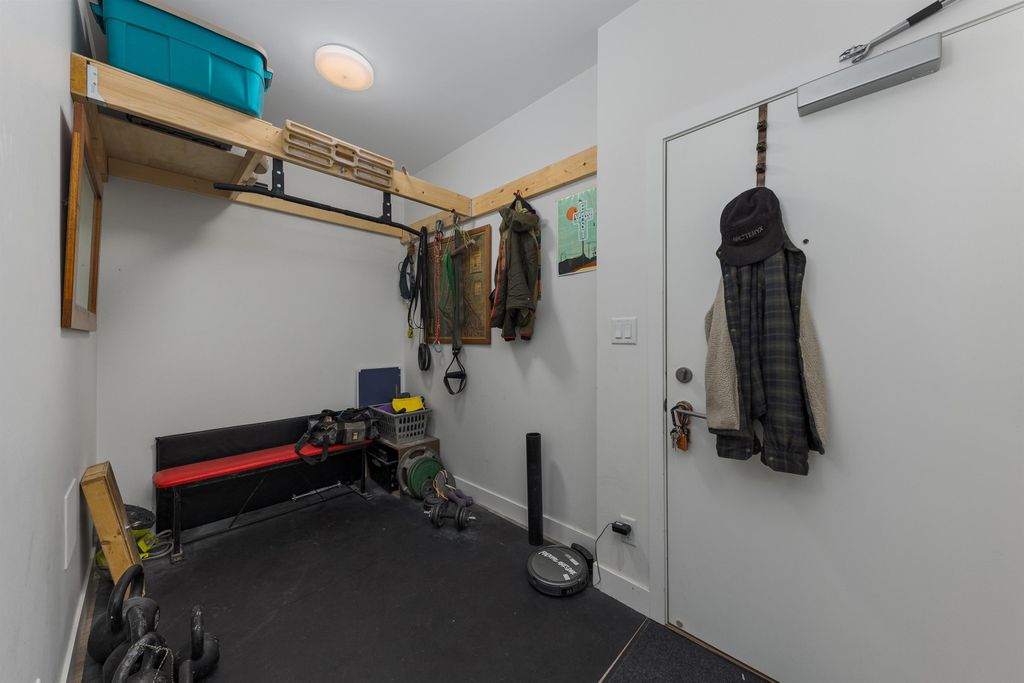 listing image 1107511614704075579