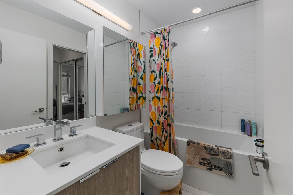 listing image 1105682043219652530