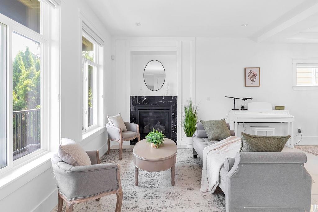 1462 Pitt River Road