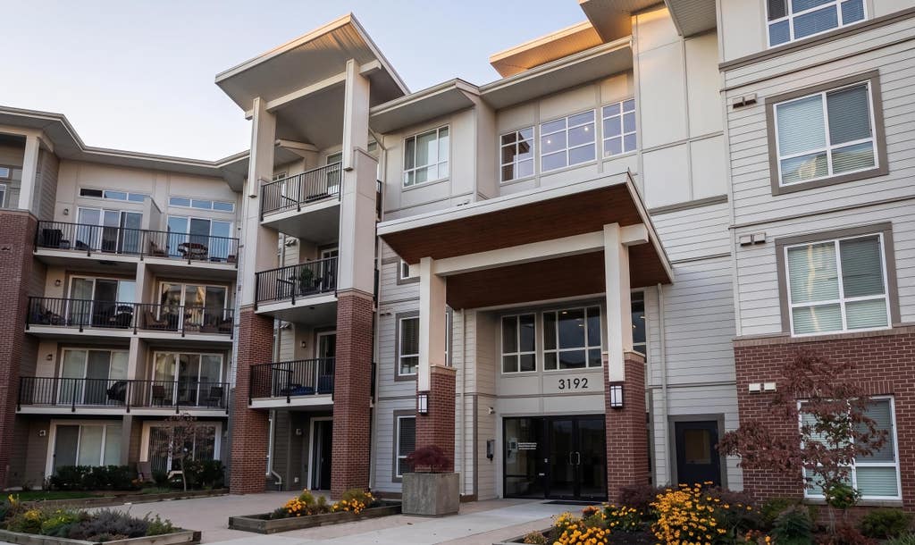Photo of 3192 Gladwin Road #218, Abbotsford, BC V2T 6M9 (MLS # R3145412)
