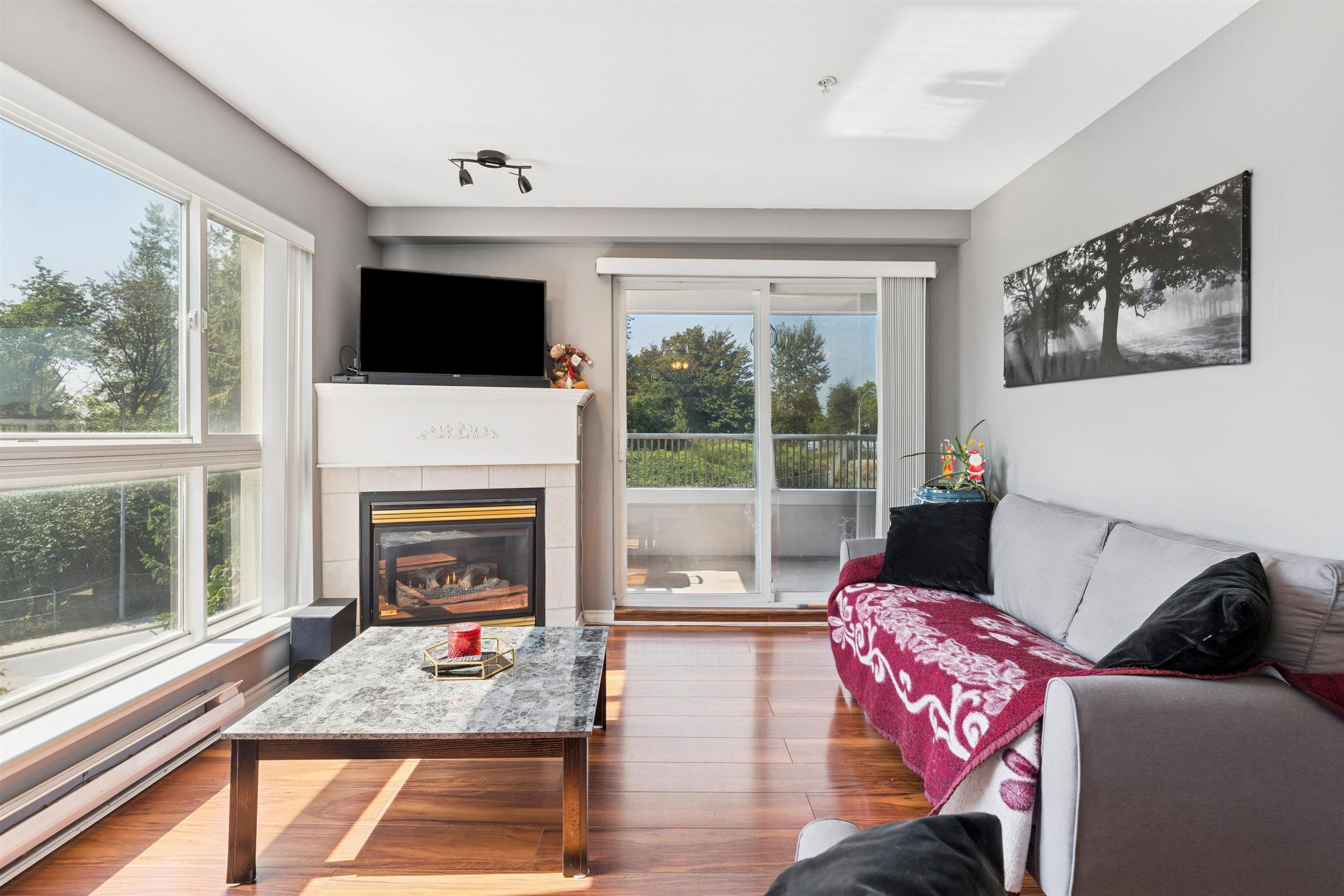 22230 North Avenue 405