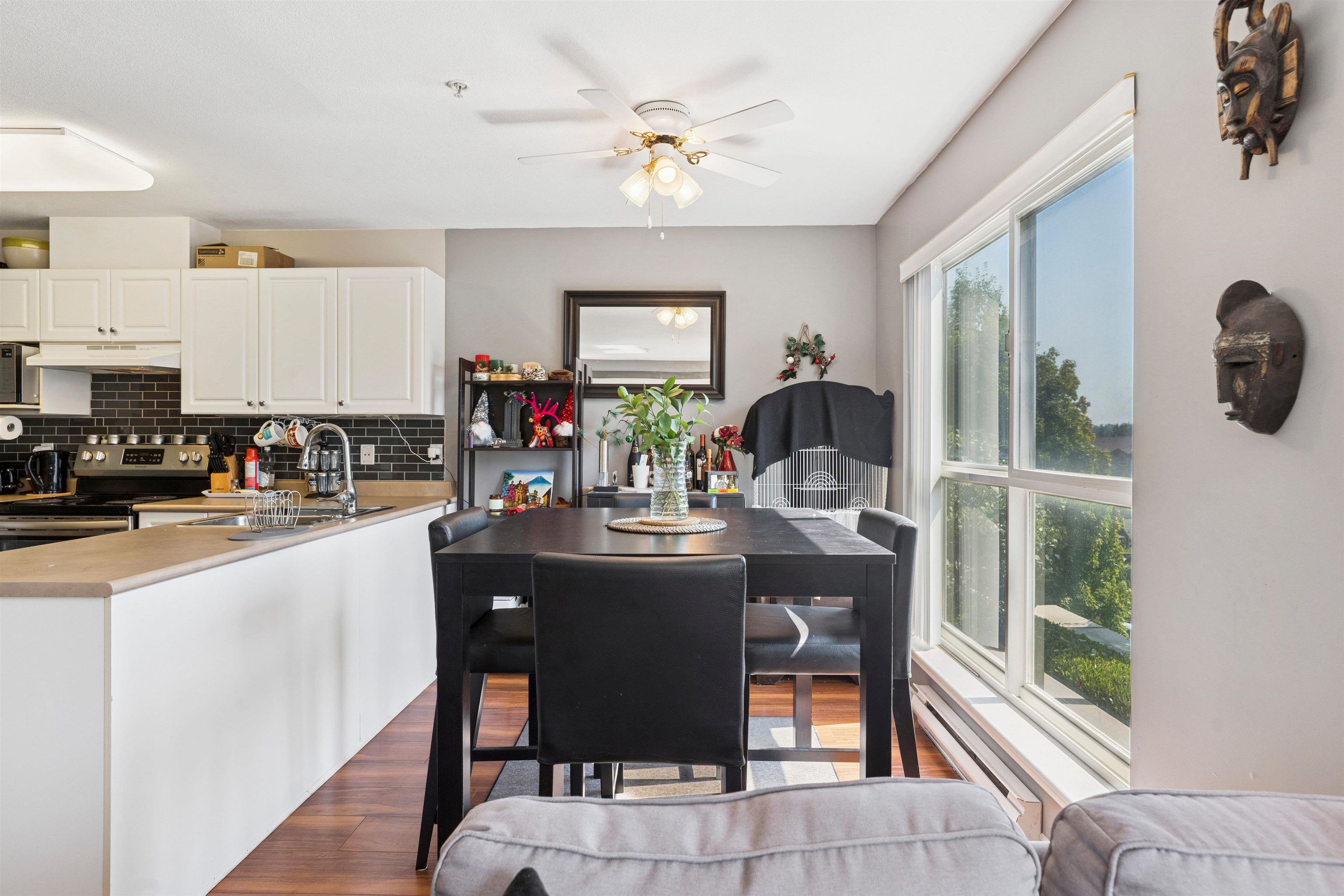 22230 North Avenue 405