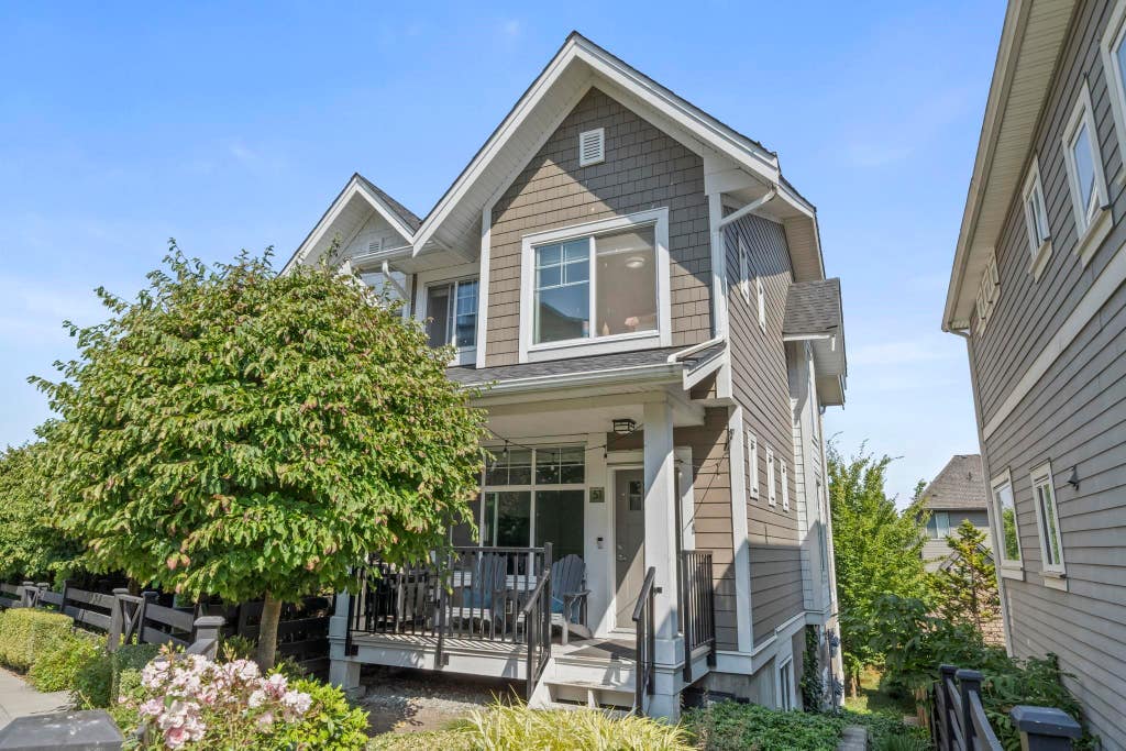Photo of 14541 Winter Crescent #51, Surrey, BC V4P 0G5 (MLS # R3155021)
