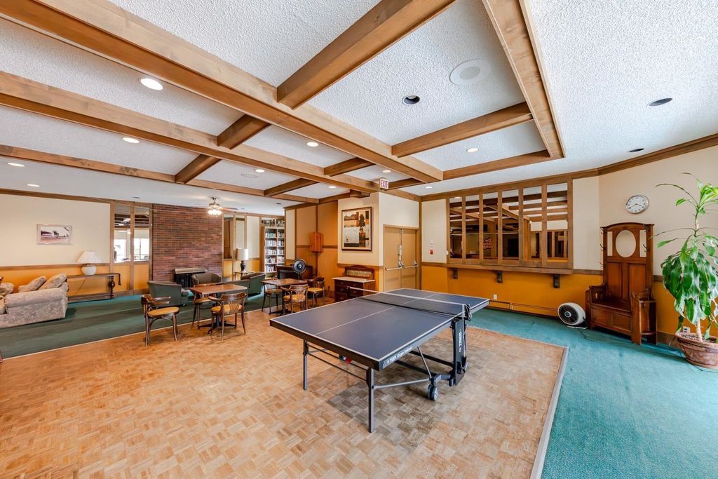 listing image 1102537865266463679
