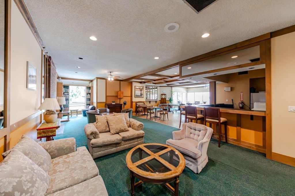 listing image 1102042607469503568