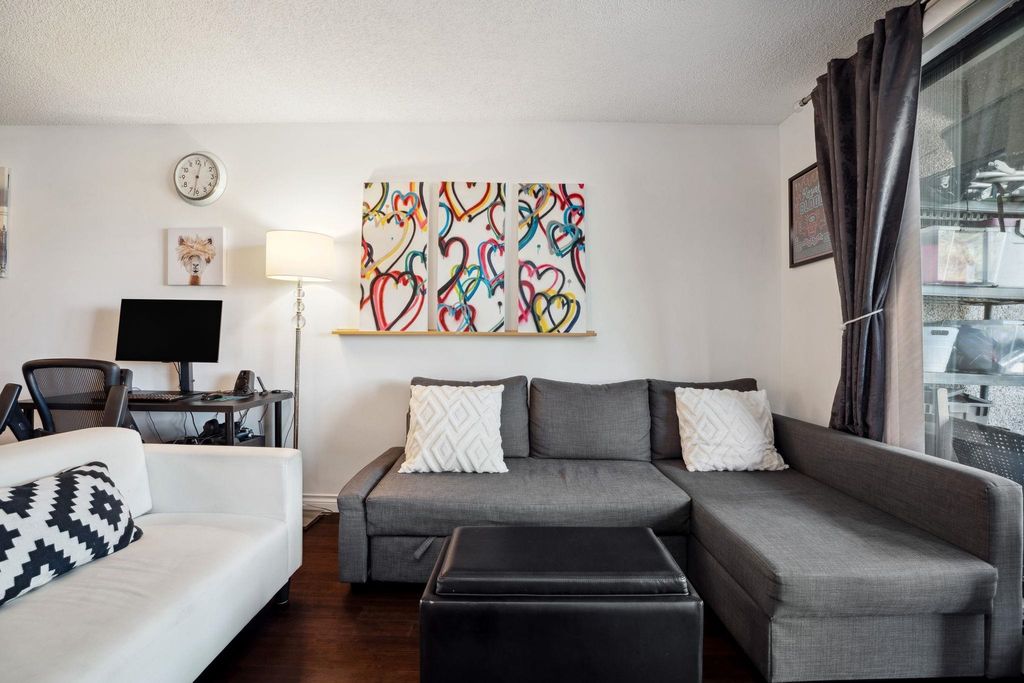 listing image 1109882602916419414
