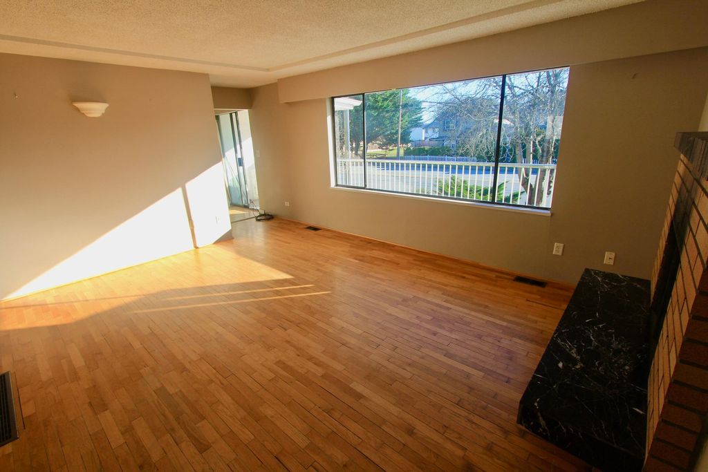 listing image 1105867078706510274