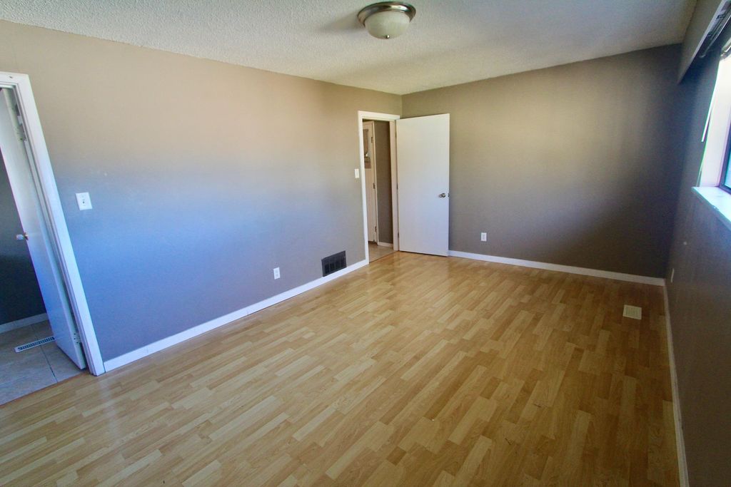 listing image 1103331061518985942