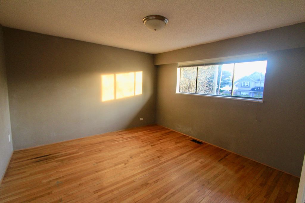 listing image 1103545707327166083