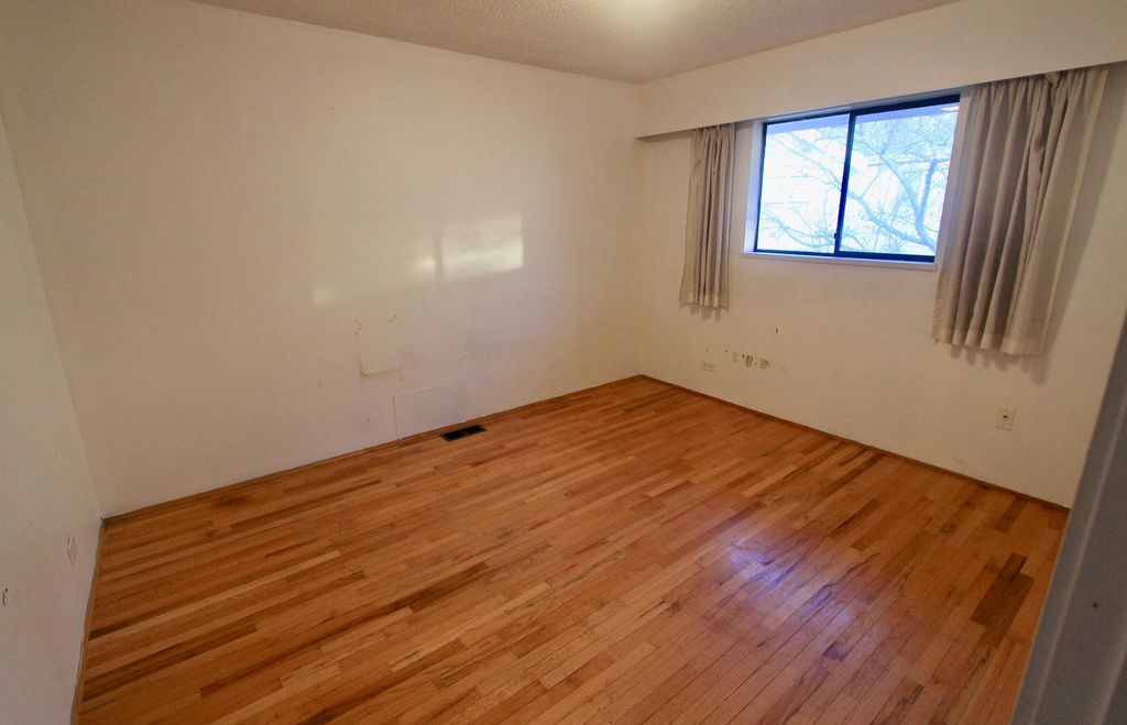 listing image 1105584850492543949