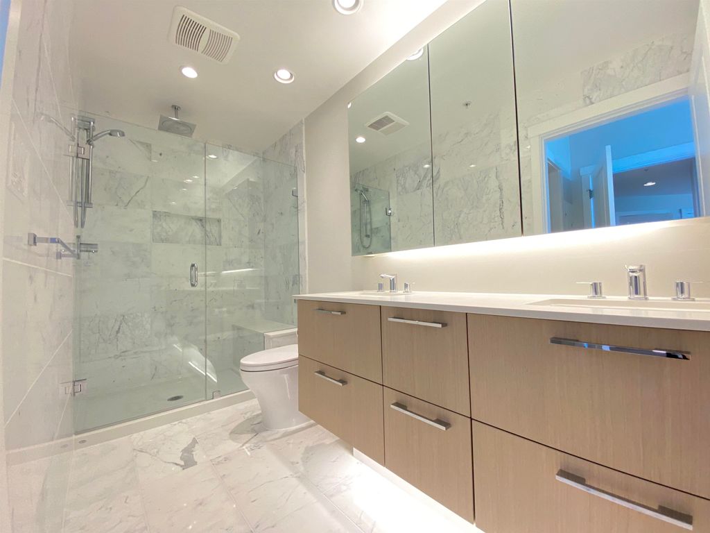 listing image 1103115772557589478