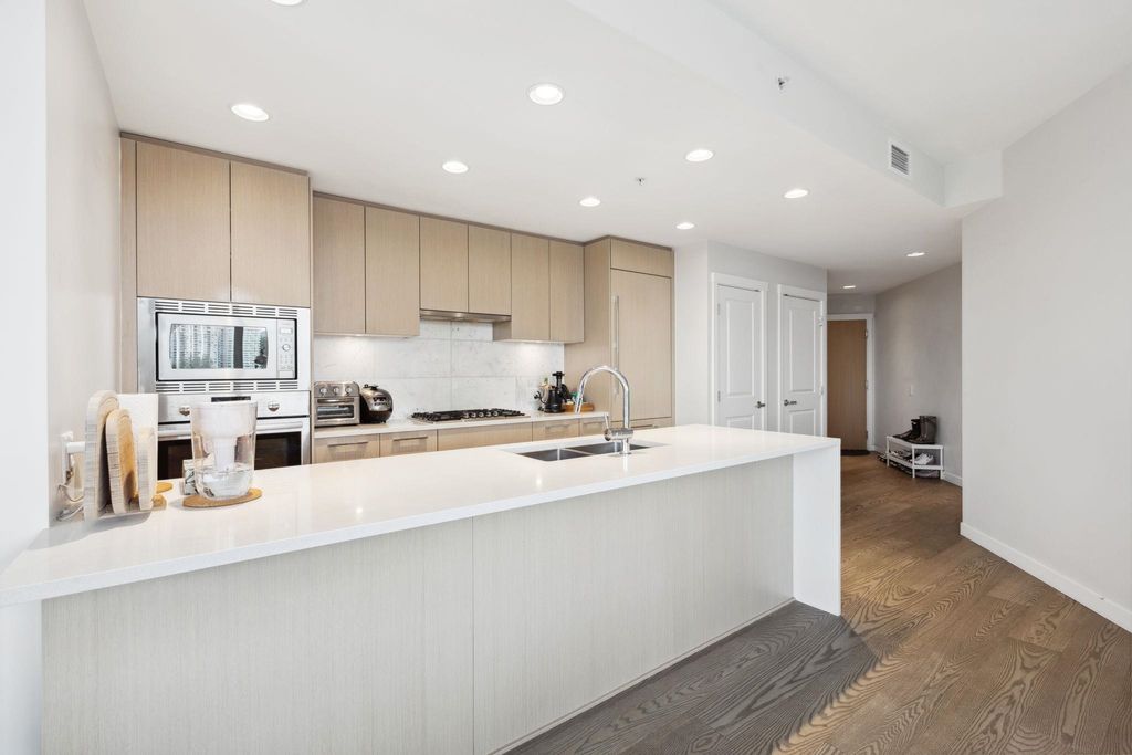 listing image 1103689932109646363