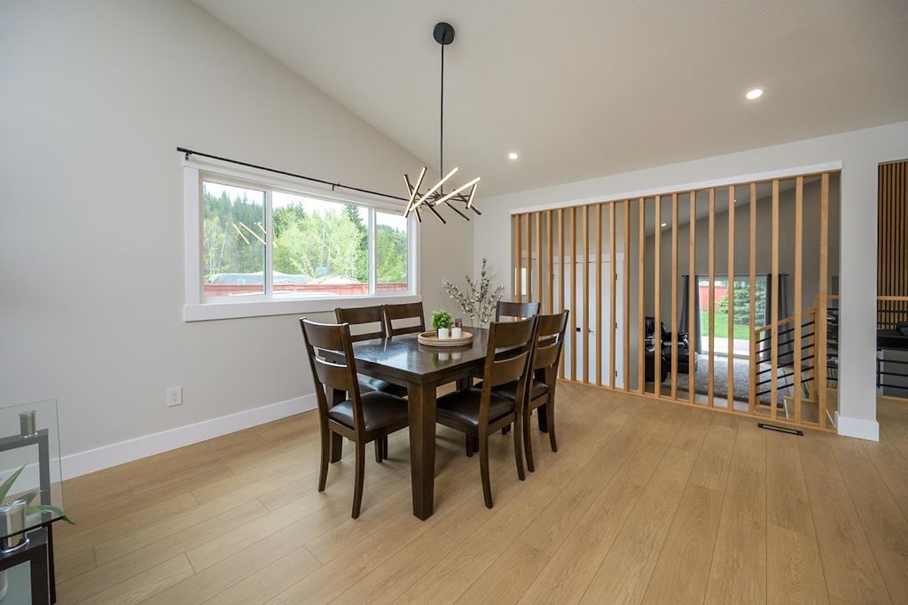 listing image 1109993221360212211