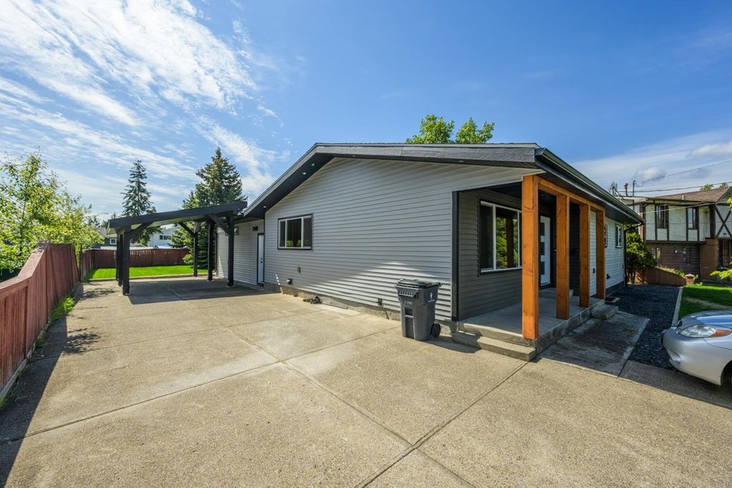 listing image 1104911071384640974