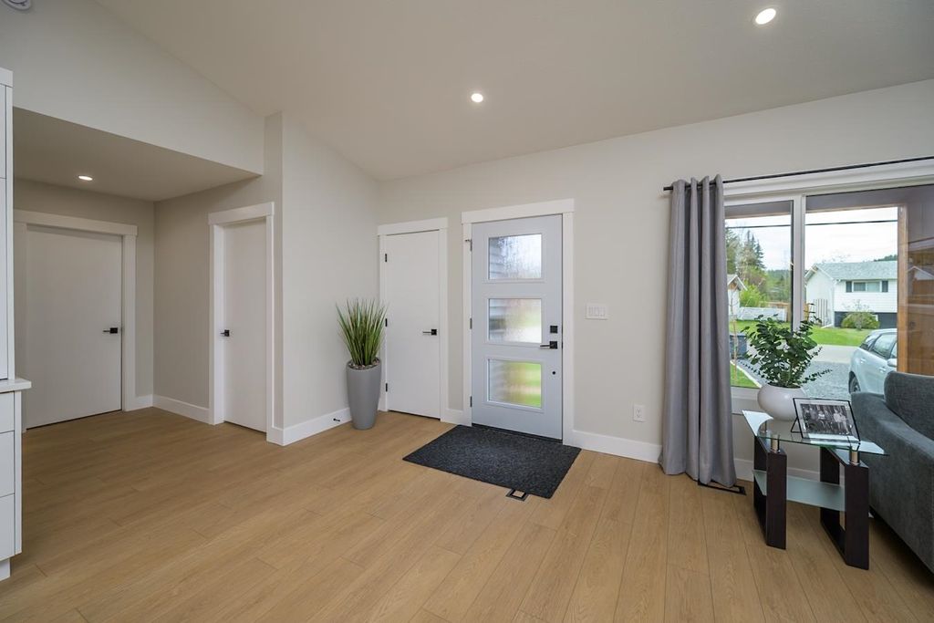 listing image 1109807426547844915