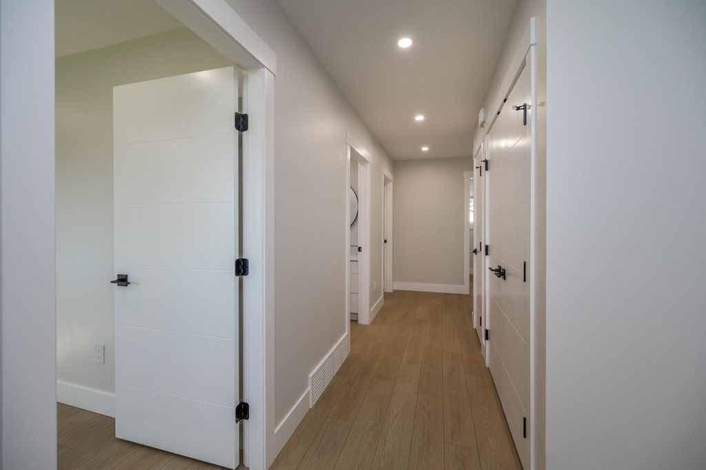 listing image 1100173031777081152