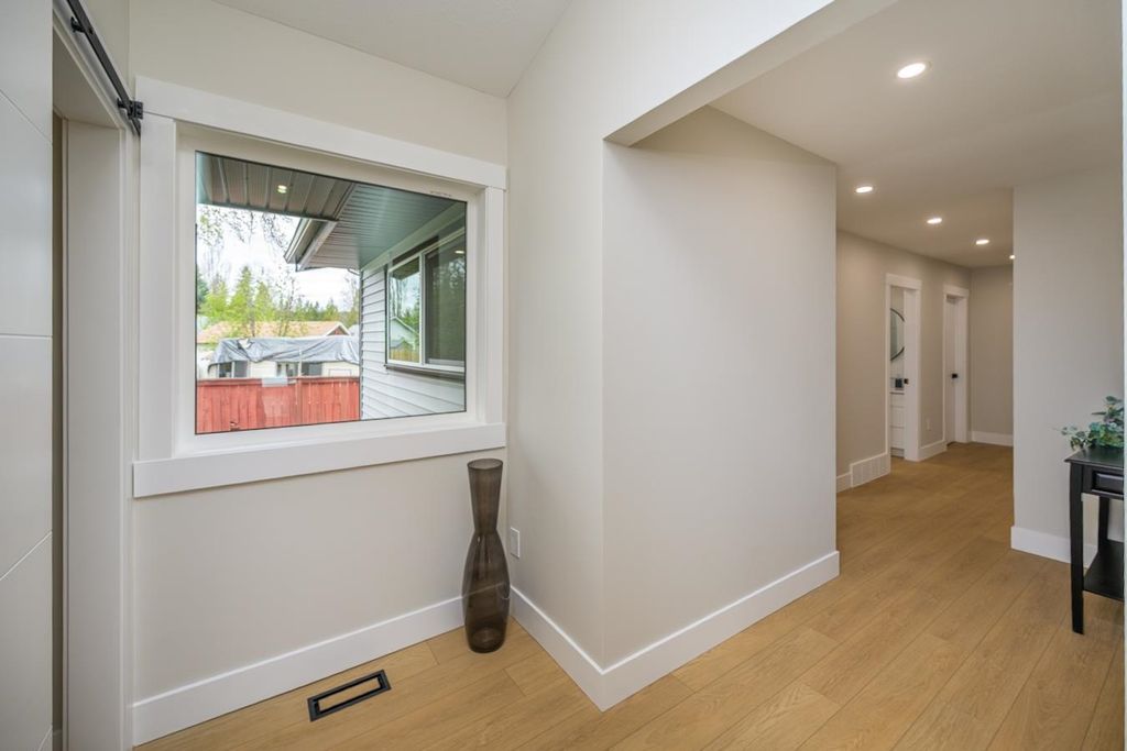 listing image 1102351298675756010