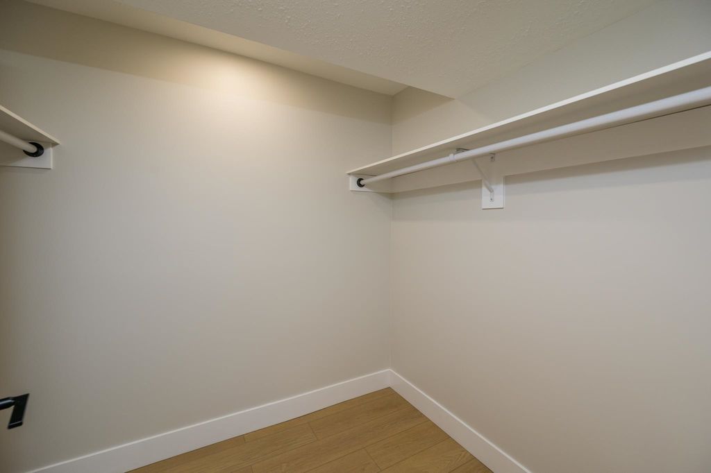 listing image 1108414390845634214