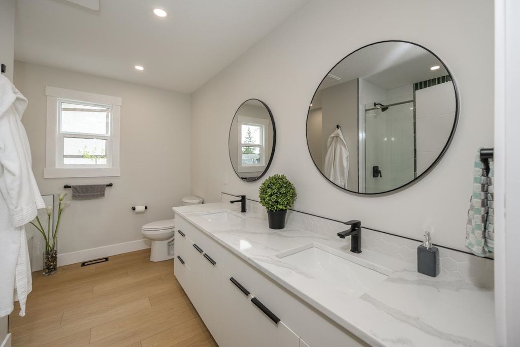 listing image 1107402200767130052