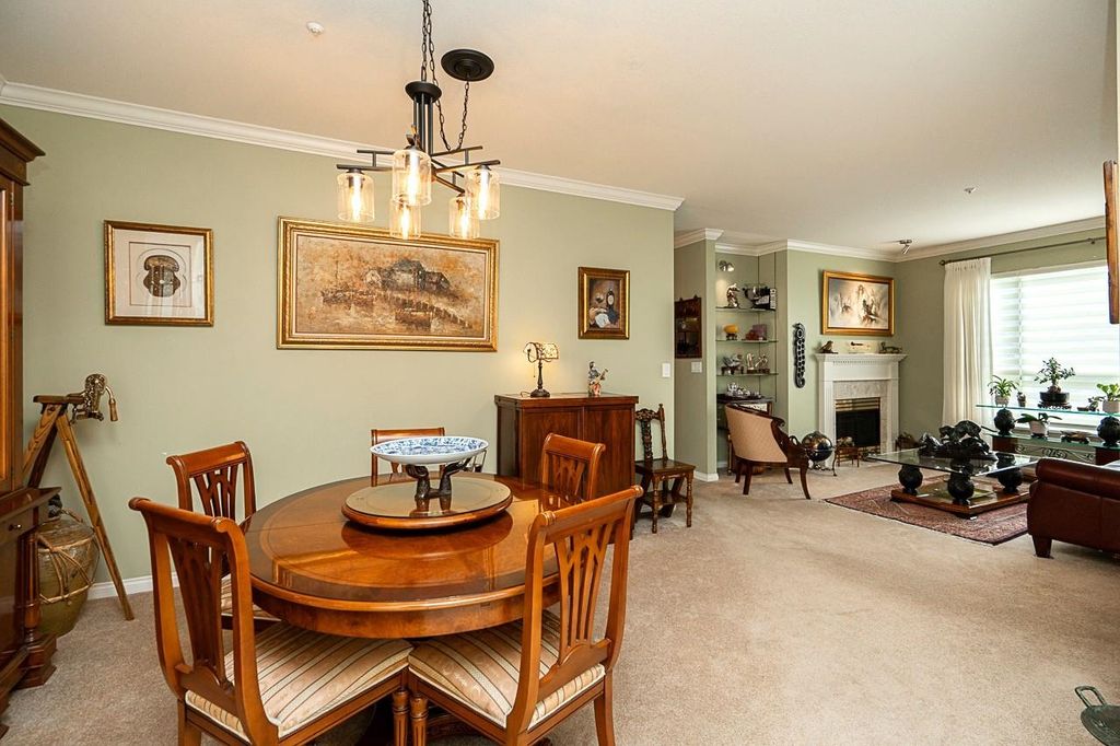 listing image 1109195143132640631
