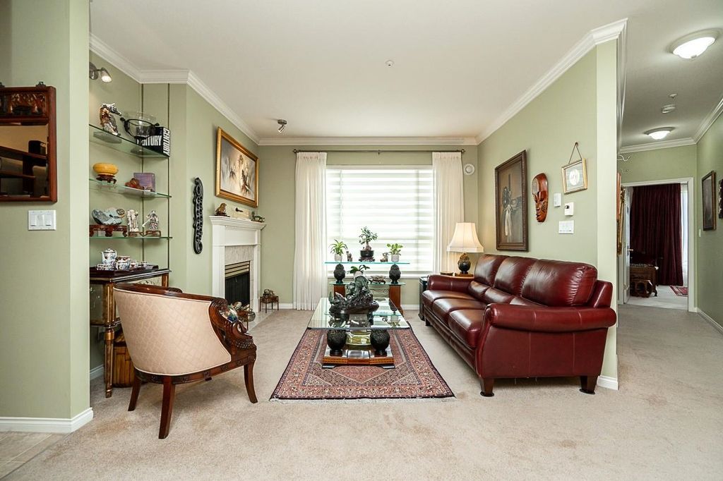 listing image 1102972375423395217