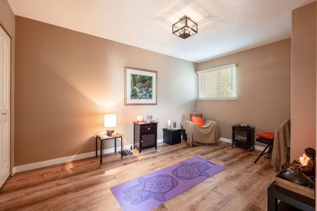 listing image 1103024960005959095