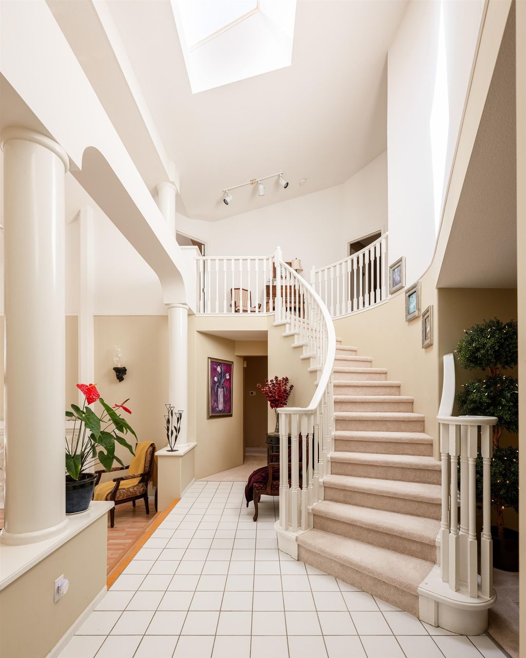 listing image 1100362375550567245