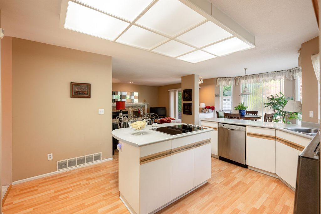 listing image 1100026858914107139