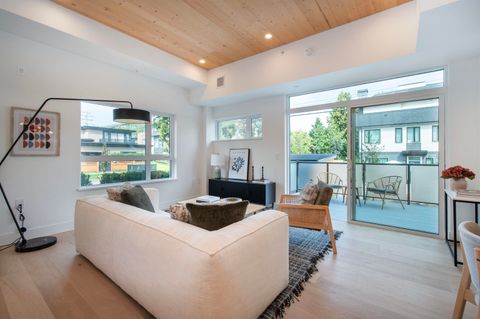 4150 Columbia Street Vancouver BC V5Y 2J6