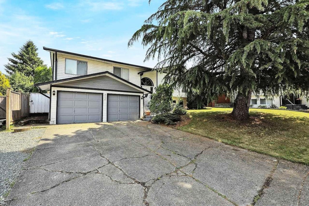 Photo of 9230 212b Street, Langley, BC V1M 1K9 (MLS # R3160446)