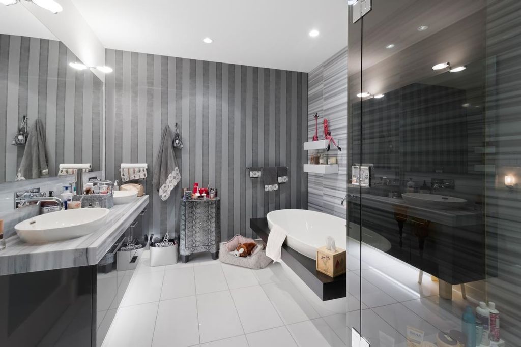 listing image 1108050345394983506