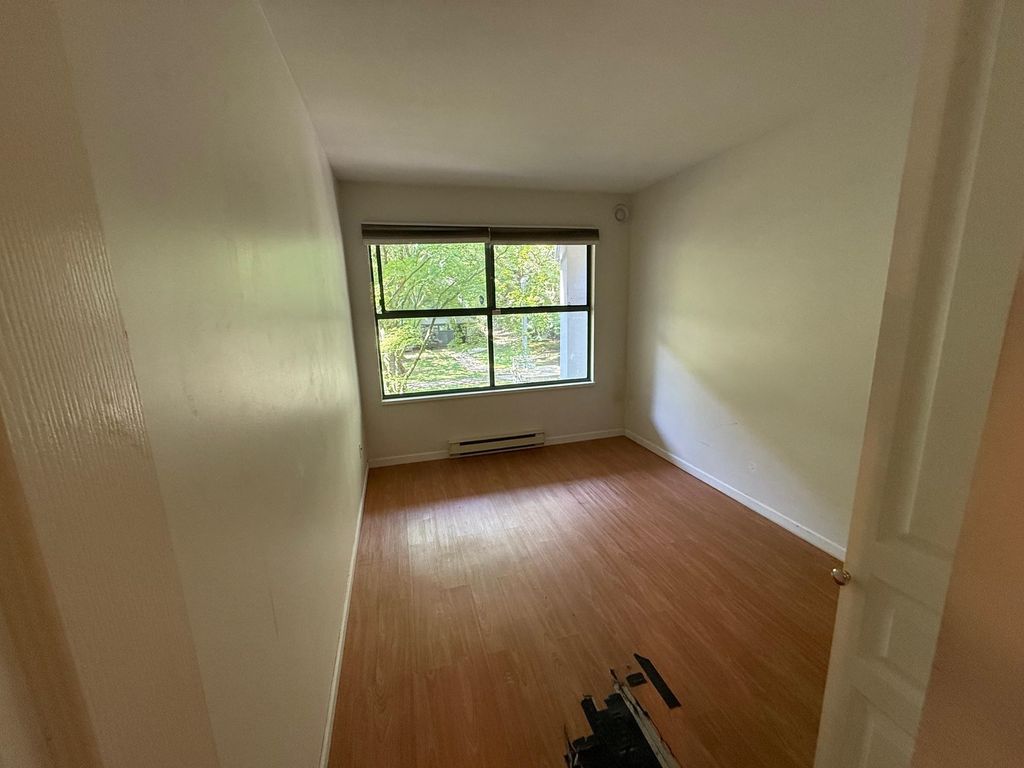 listing image 1100381835198506714