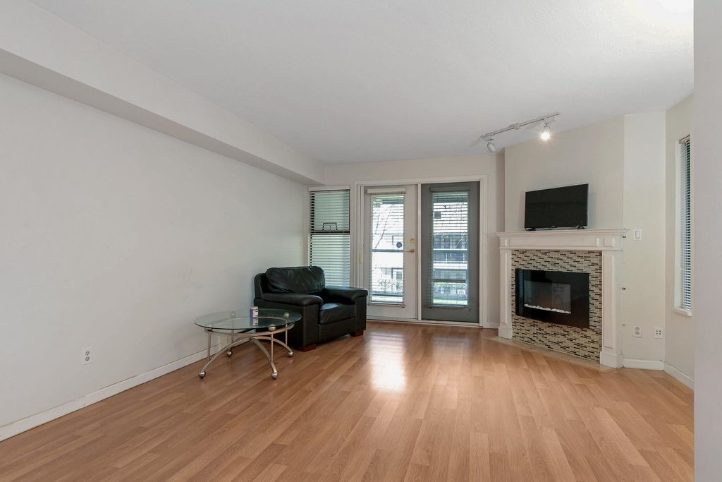 listing image 1100925505056884645