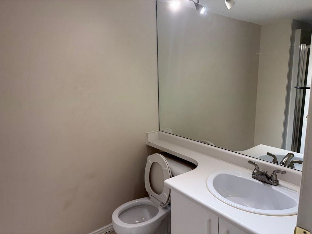 listing image 1108526286830436541