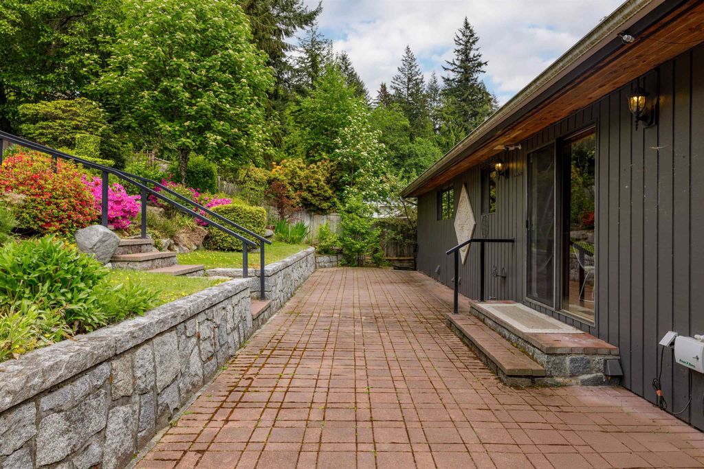 listing image 1101924420363579085