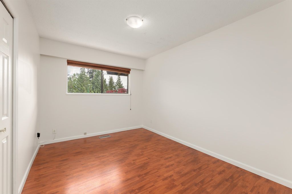 listing image 1101670912573655156