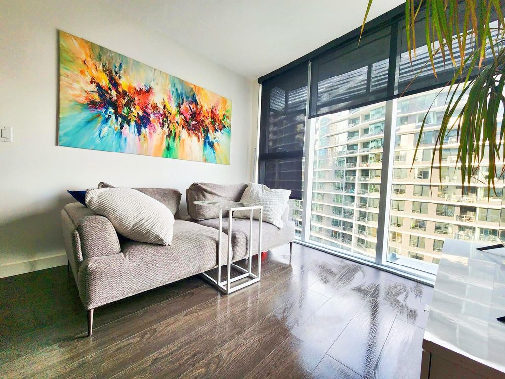 listing image 1100331093126742538